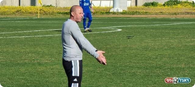 ויקטור גניש (רועי אסף)